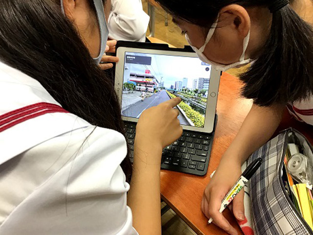 墨田区立両国中学校のiPadを使った実践事例写真